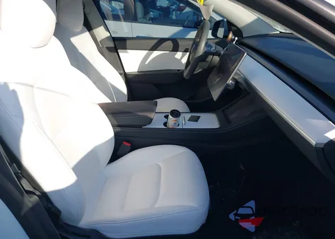 2022 Tesla Model Y Performance Dual Motor All-Wheel Drive z USA, uszkodzony, nr VIN 7SAYGDEF0NF488560